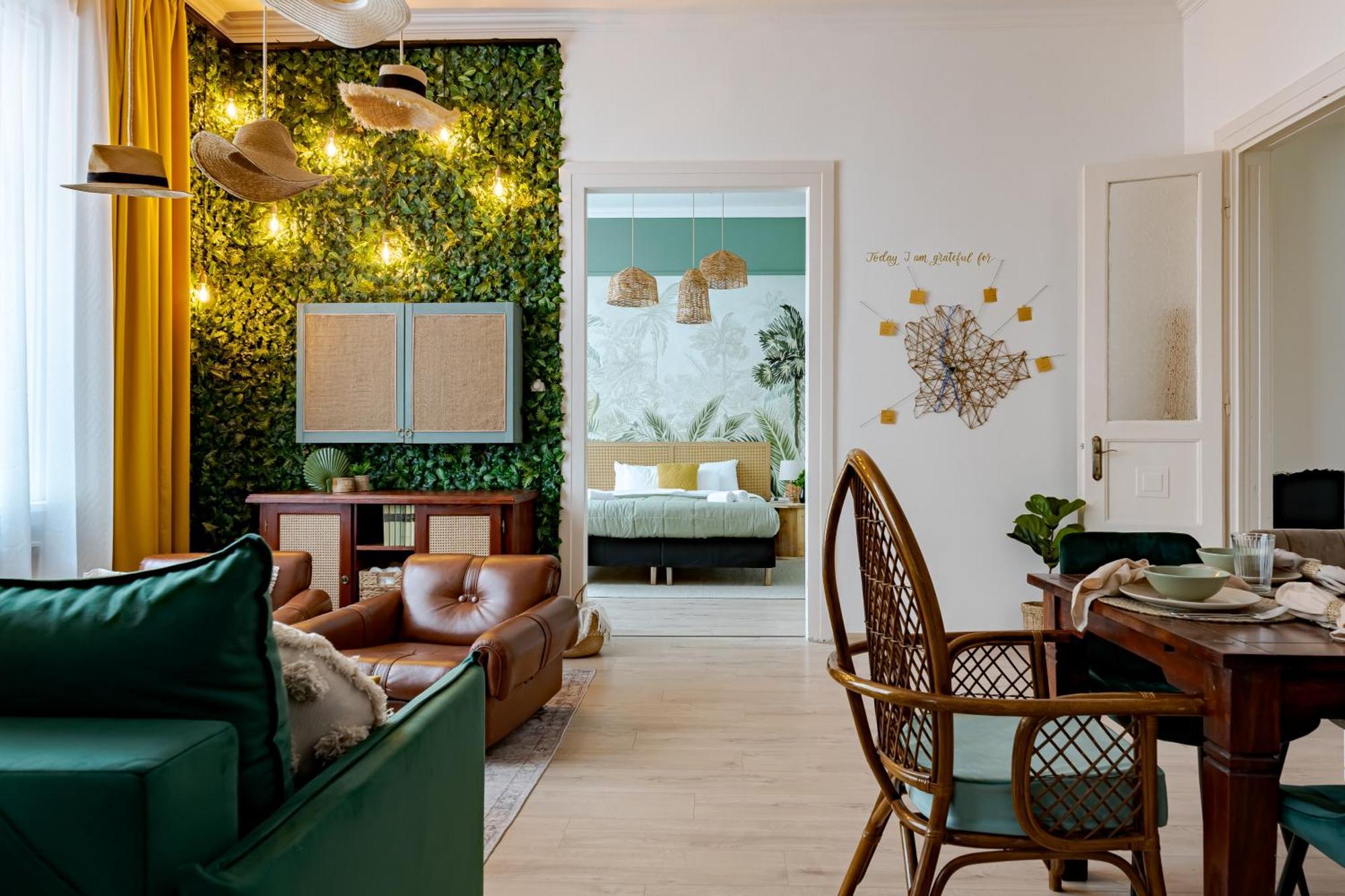 Jungle Aesthetics Downtown Apartman Aircon And Garage Parking ブダペスト エクステリア 写真