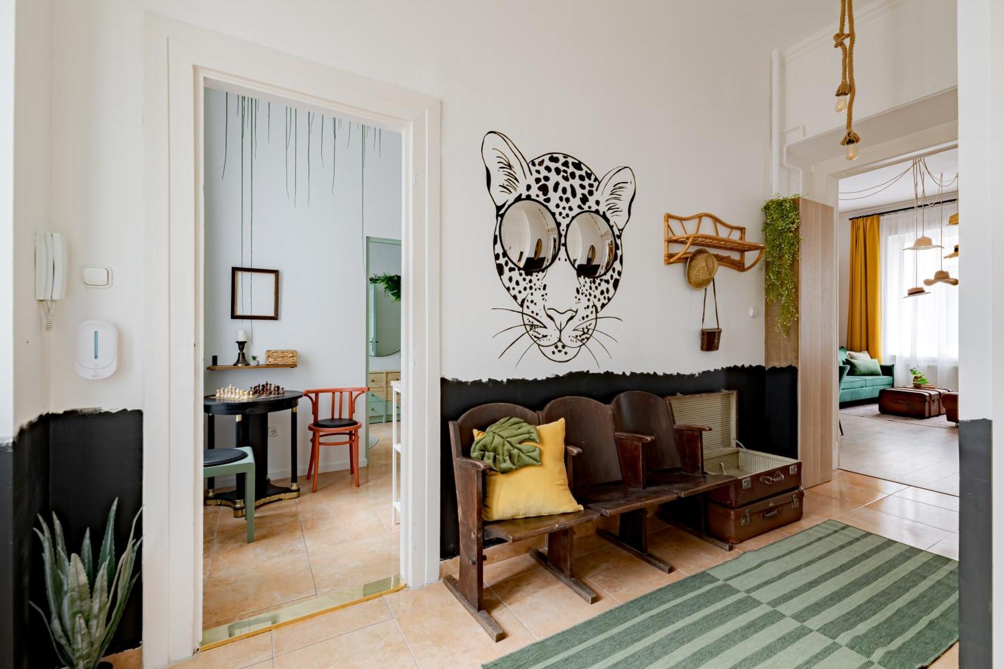 Jungle Aesthetics Downtown Apartman Aircon And Garage Parking ブダペスト エクステリア 写真